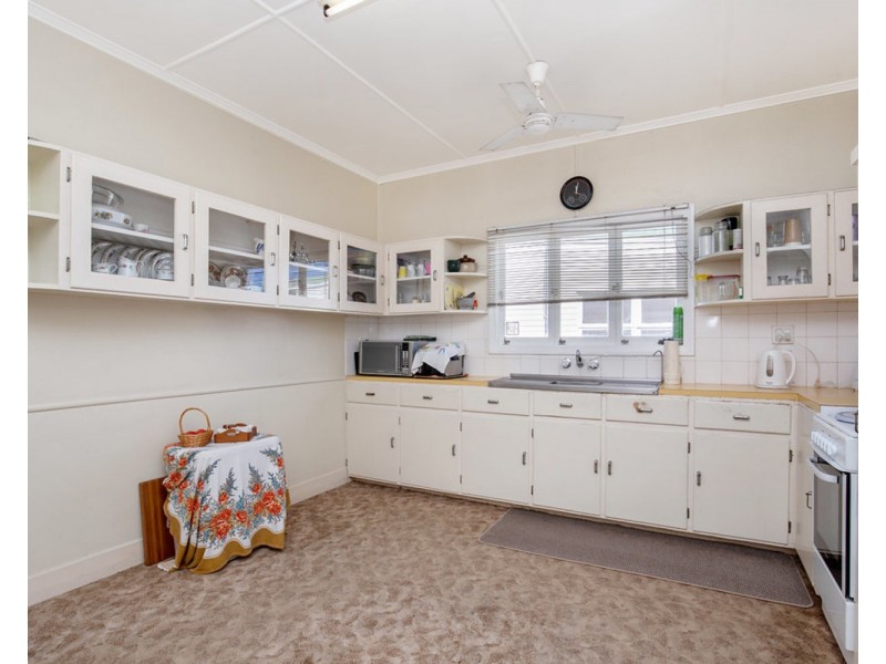 6 Wilson Street, Labrador QLD 4215