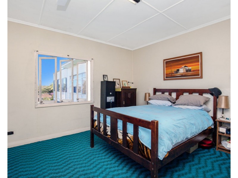 6 Wilson Street, Labrador QLD 4215