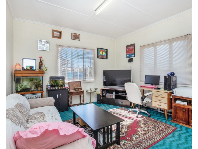 6 Wilson Street, Labrador QLD 4215