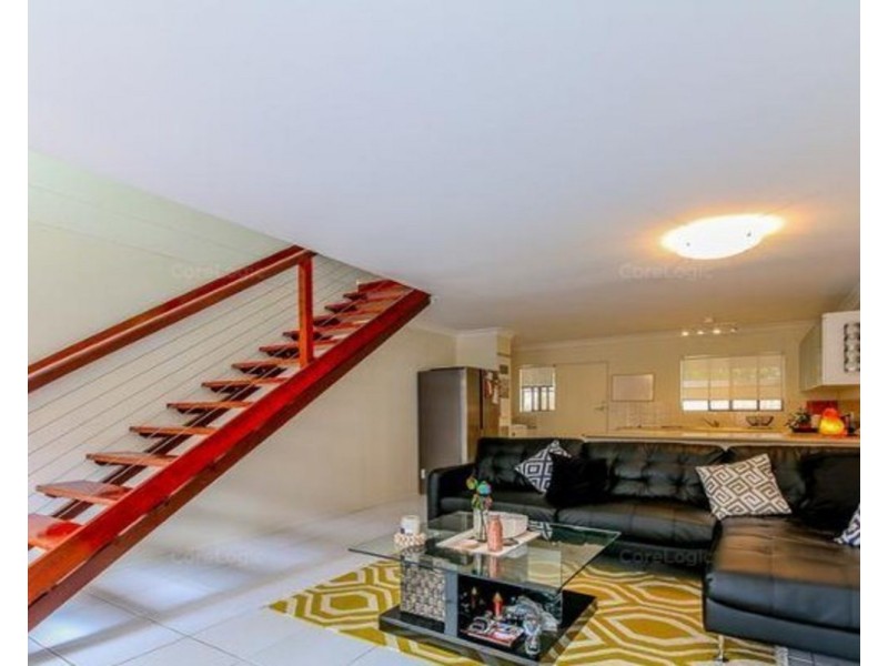 7/22 Central Street, Labrador QLD 4215
