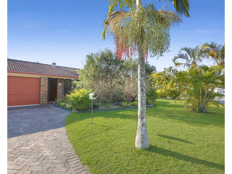 1/24 Morinda Way, Labrador QLD 4215