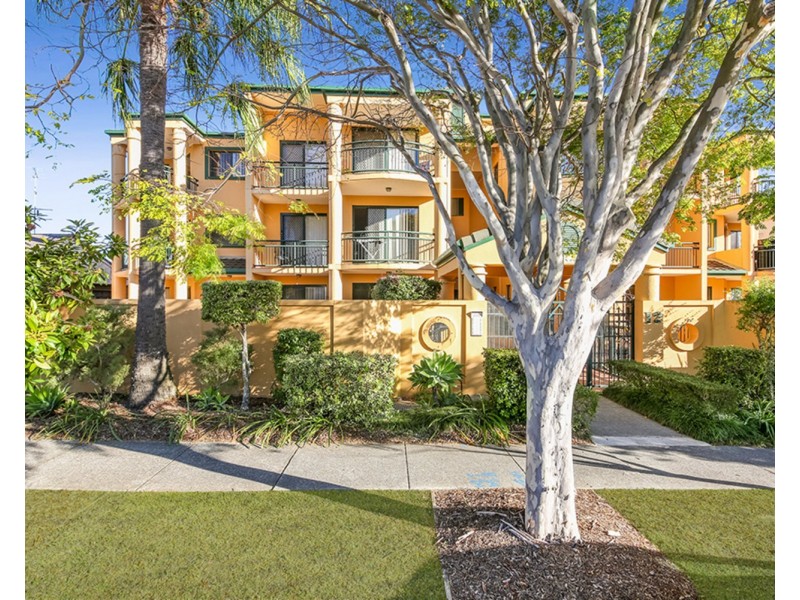 17/12 Spendelove Avenue, Southport QLD 4215