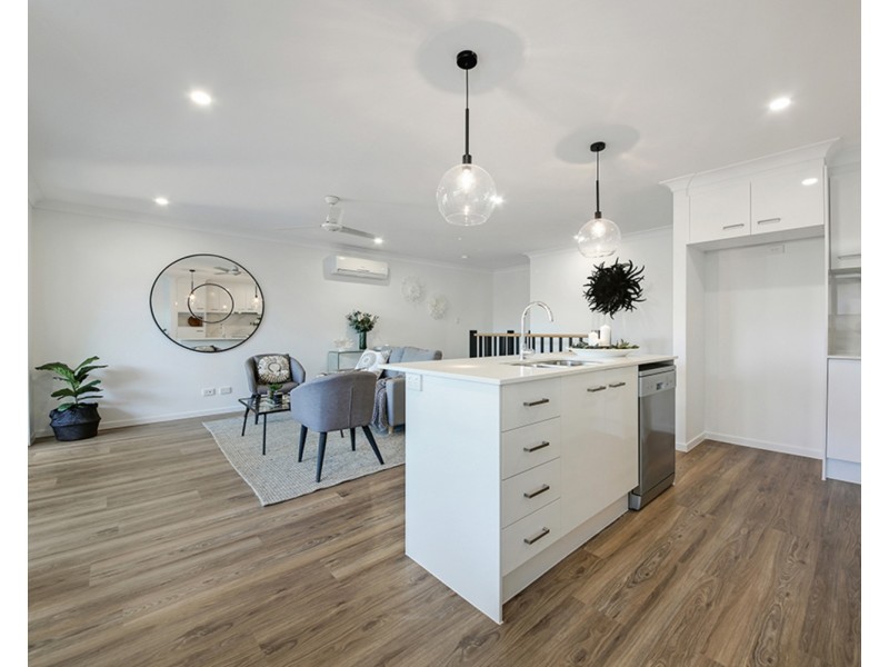 2/116 Eugaree Street, Southport QLD 4215