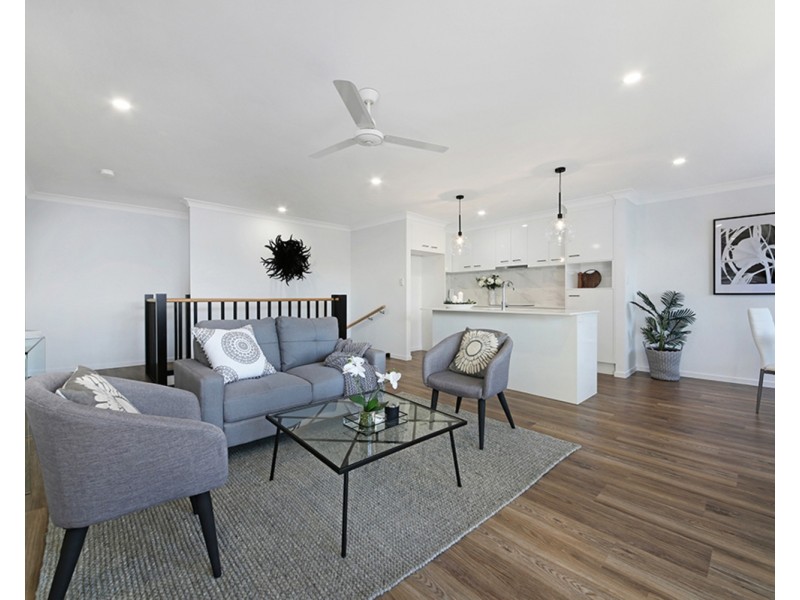 2/116 Eugaree Street, Southport QLD 4215
