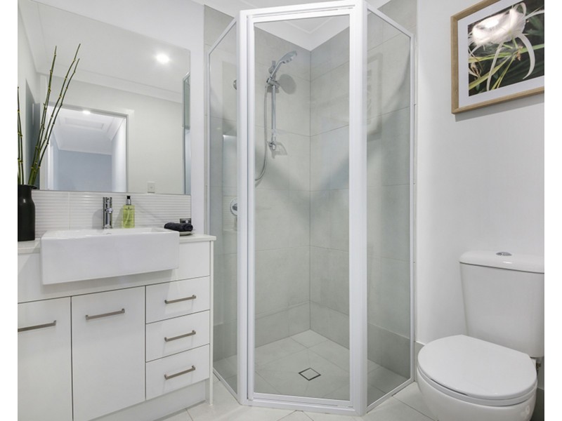 2/116 Eugaree Street, Southport QLD 4215