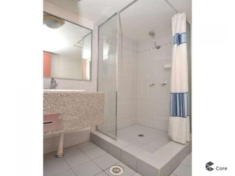 210/2 Barney Street, Southport QLD 4215