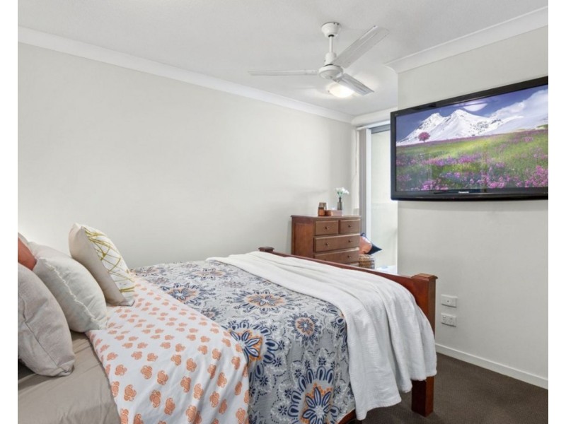 2/8 Proud Street, Labrador QLD 4215