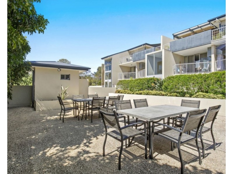 2/8 Proud Street, Labrador QLD 4215