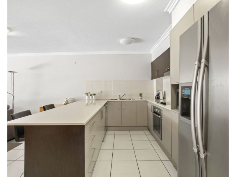 2/8 Proud Street, Labrador QLD 4215