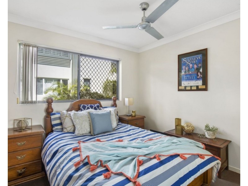 2/8 Proud Street, Labrador QLD 4215
