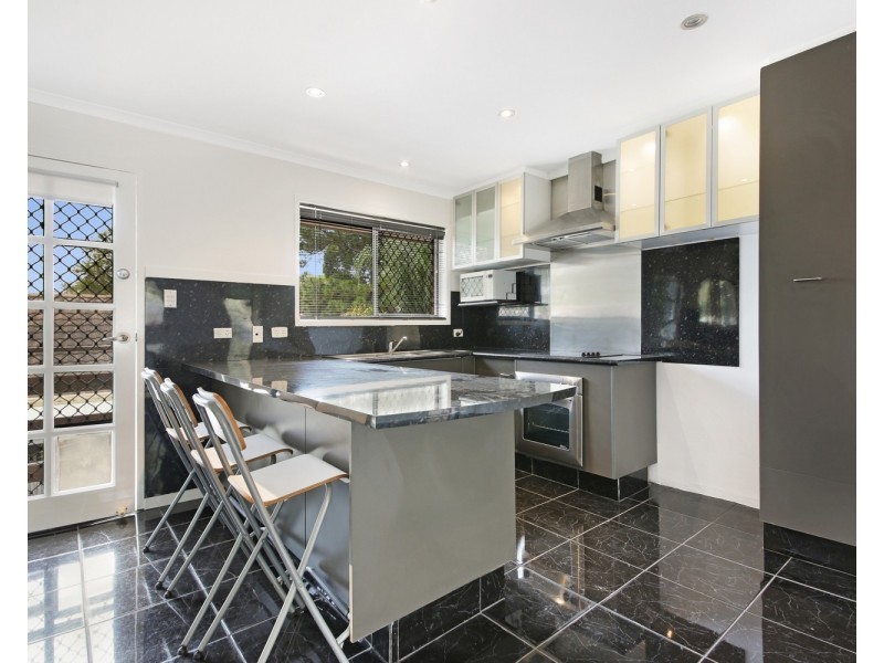 1/11 Caroline Avenue, Southport QLD 4215