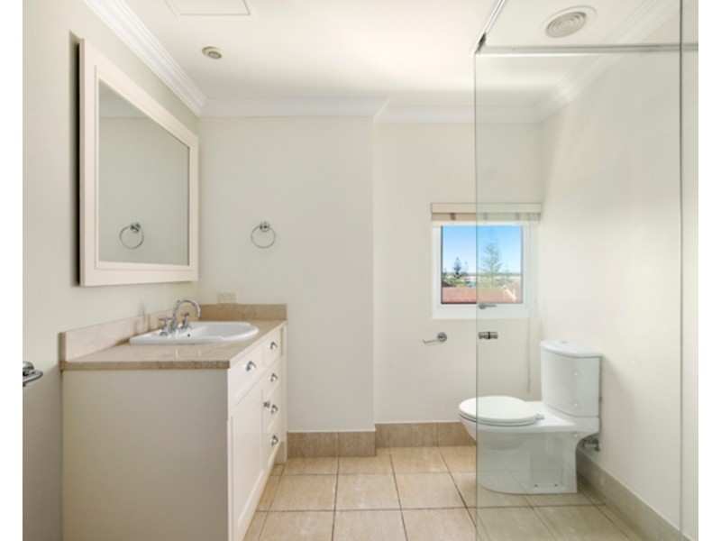 403a/212 Marine Parade, Labrador QLD 4215