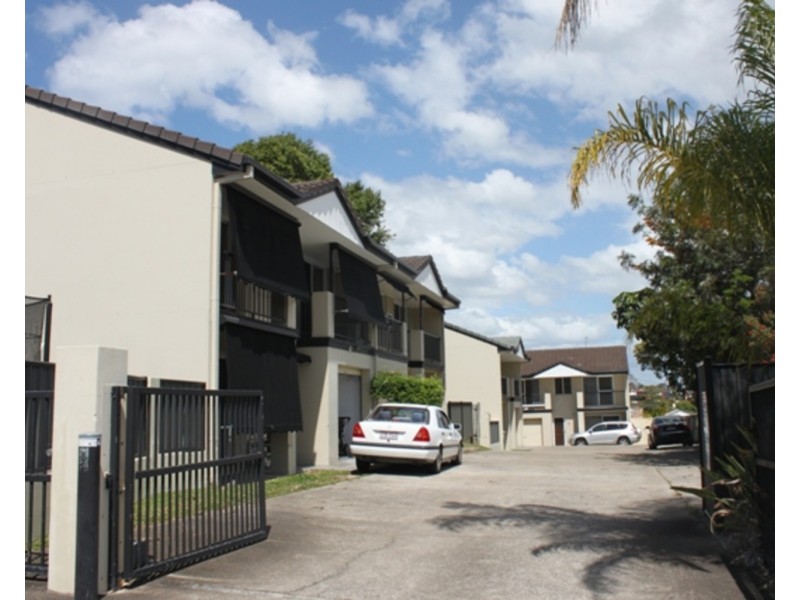 7/74 Pohlman Street, Southport QLD 4215