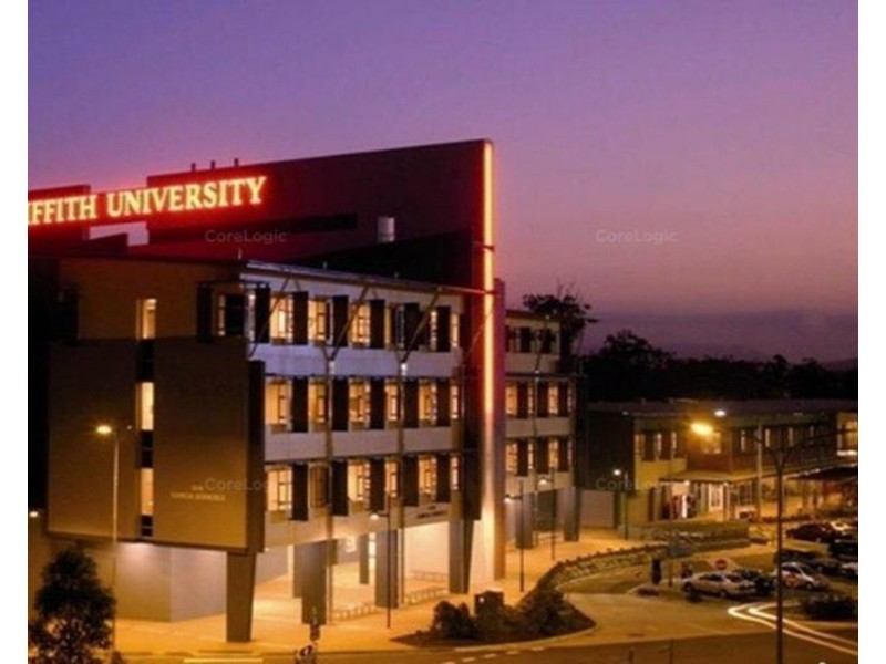 52/97 Edmund Rice Drive, Southport QLD 4215