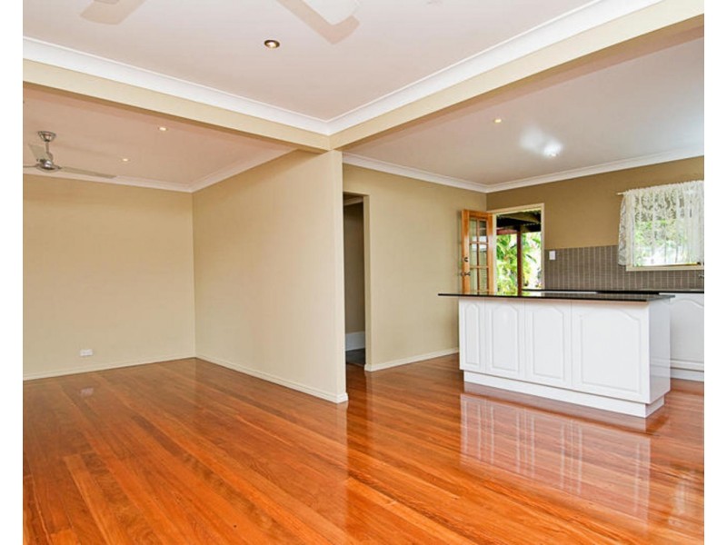 106 Robert Street, Labrador QLD 4215