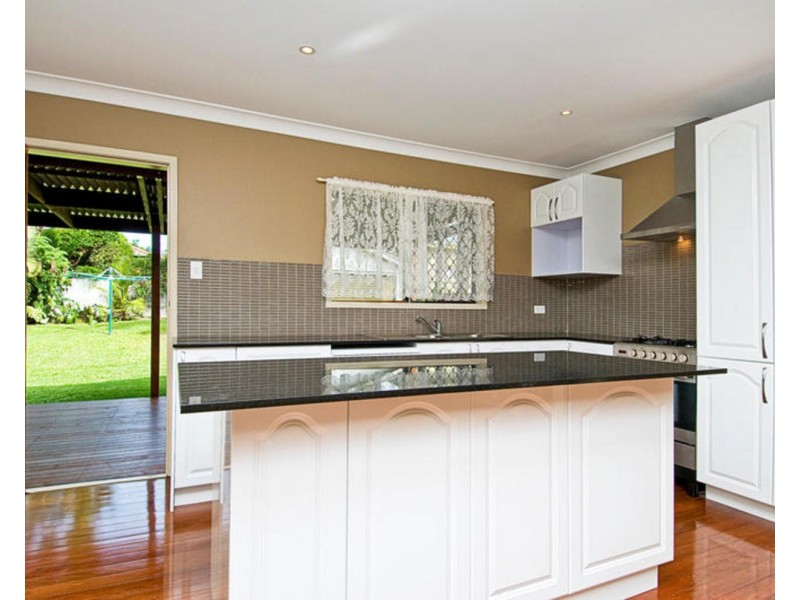 106 Robert Street, Labrador QLD 4215