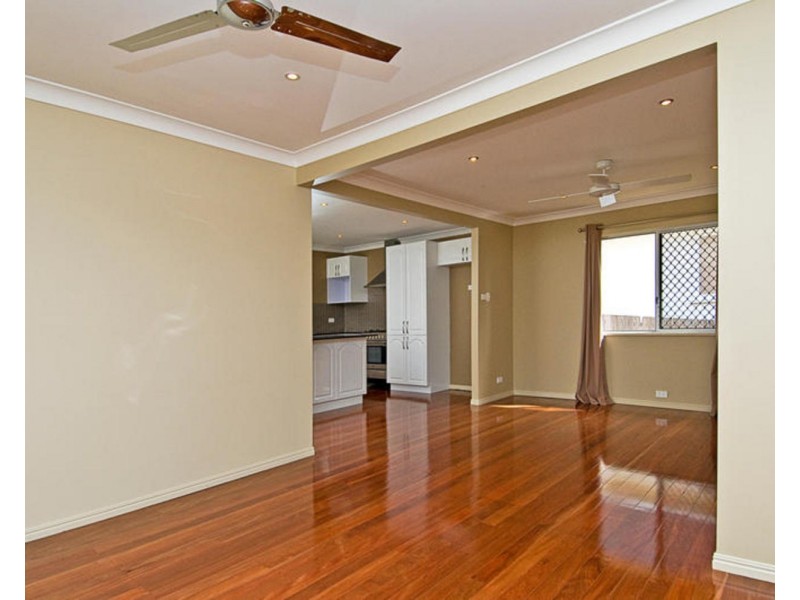106 Robert Street, Labrador QLD 4215