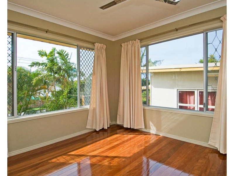 106 Robert Street, Labrador QLD 4215