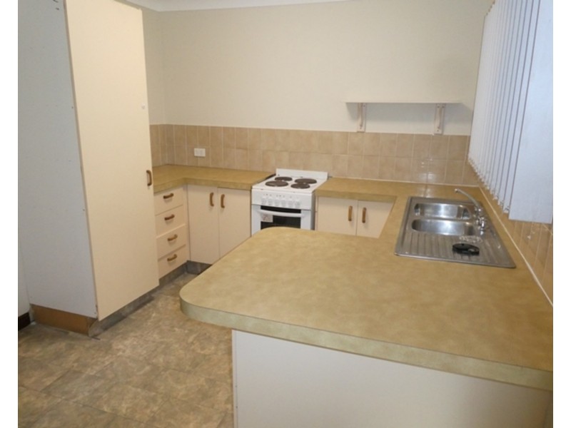 18 Tumbarumba Avenue, Ashmore QLD 4214