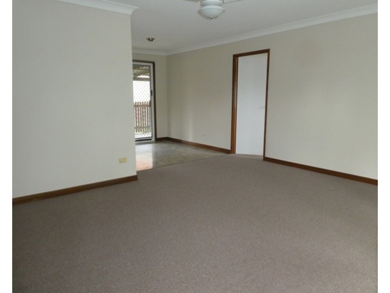 18 Tumbarumba Avenue, Ashmore QLD 4214