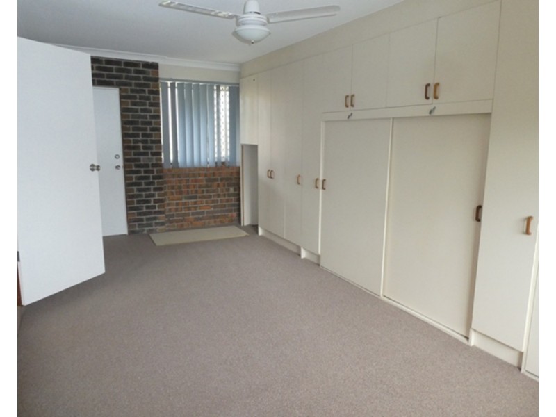 18 Tumbarumba Avenue, Ashmore QLD 4214