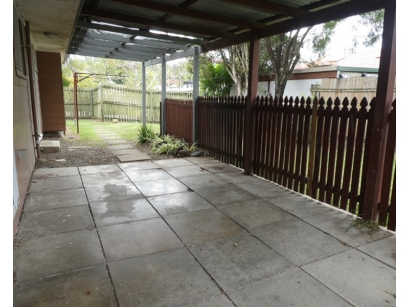 18 Tumbarumba Avenue, Ashmore QLD 4214