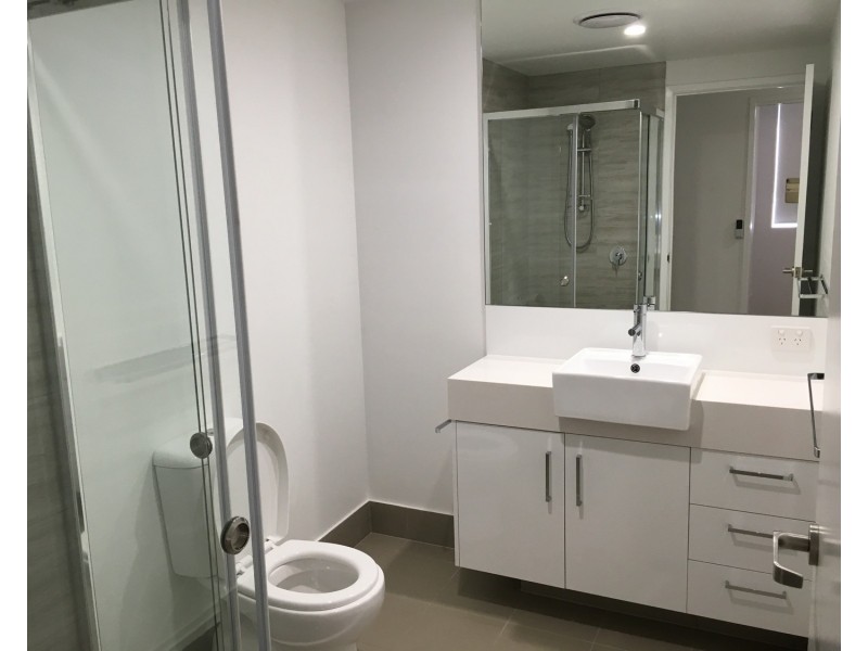 802/26 Spendelove Avenue, Southport QLD 4215