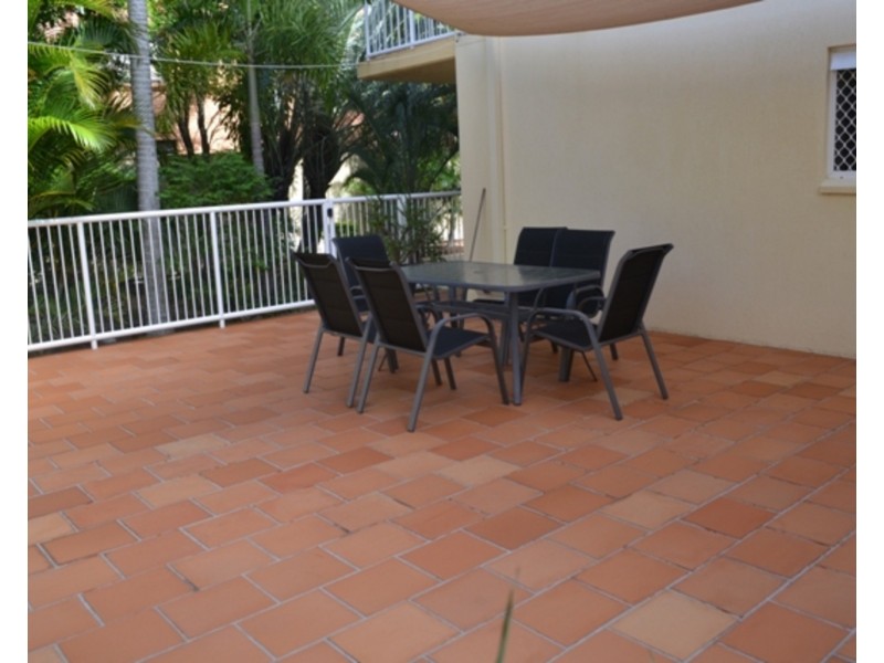 2/20 Little Norman Street, Southport QLD 4215