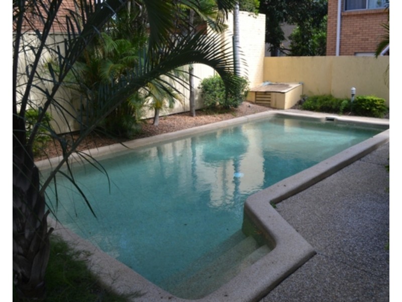 2/20 Little Norman Street, Southport QLD 4215