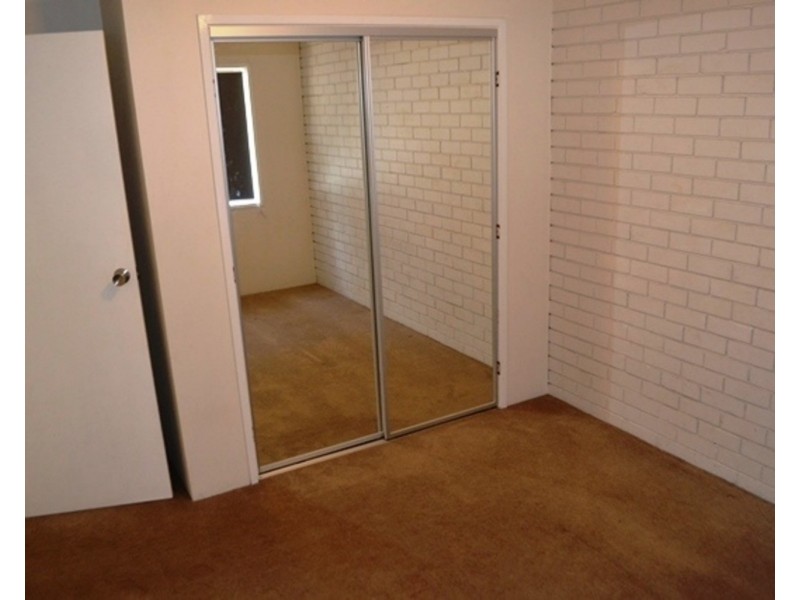 1/183 Muir Street, Labrador QLD 4215