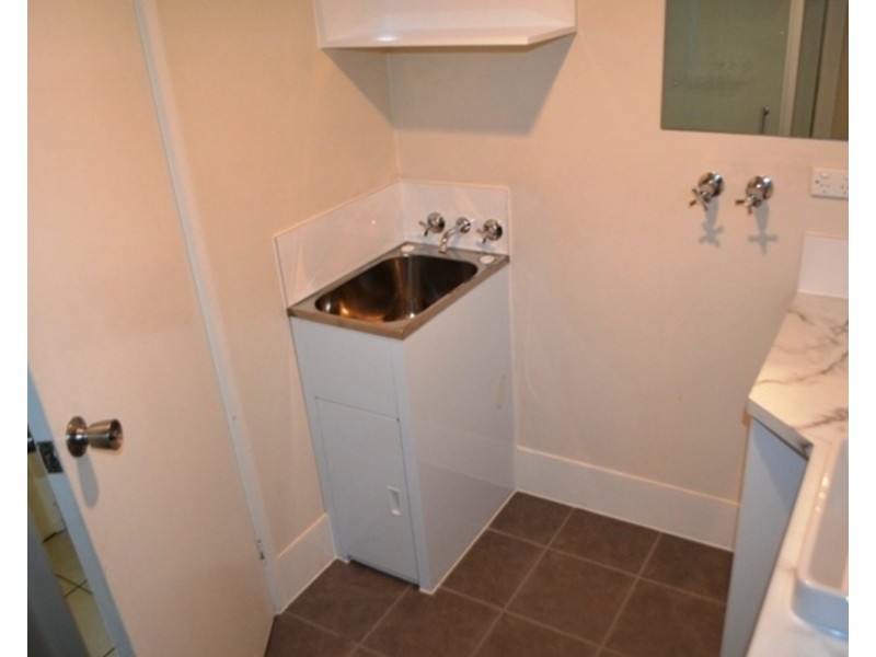 1/183 Muir Street, Labrador QLD 4215