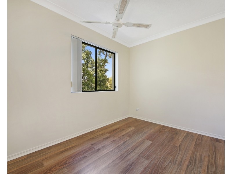 3/129 Muir Street, Labrador QLD 4215