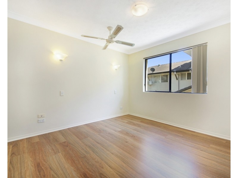 3/129 Muir Street, Labrador QLD 4215