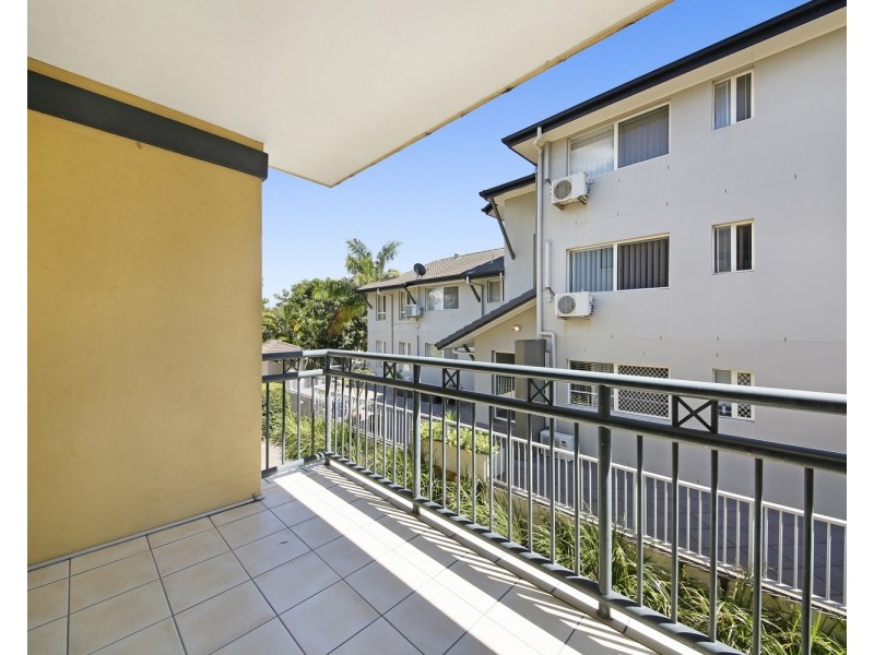 3/129 Muir Street, Labrador QLD 4215