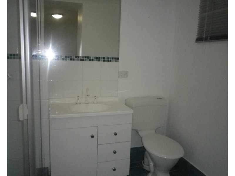 a/22 Warana Avenue, Southport QLD 4215