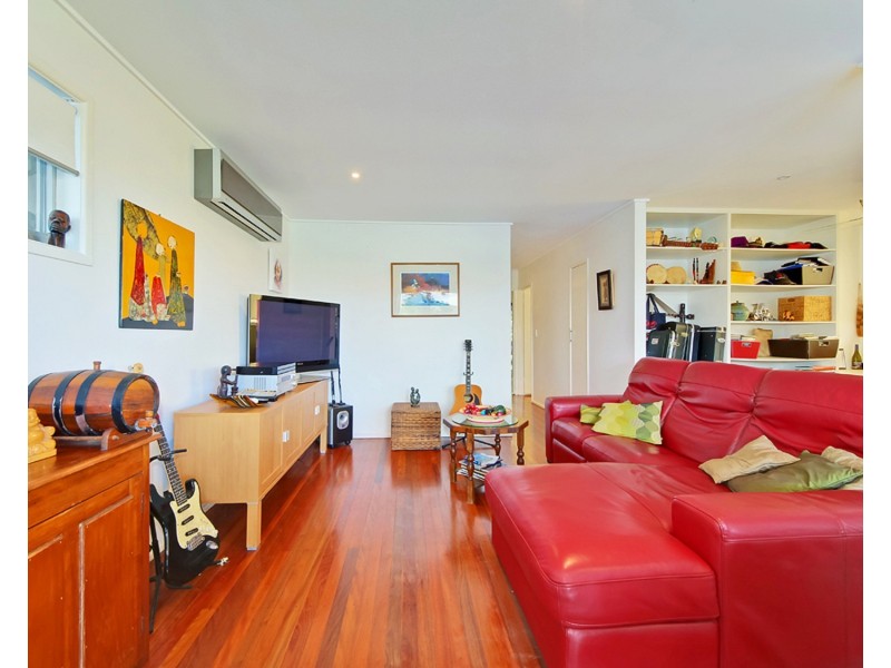 9 Yacht Street, Southport QLD 4215