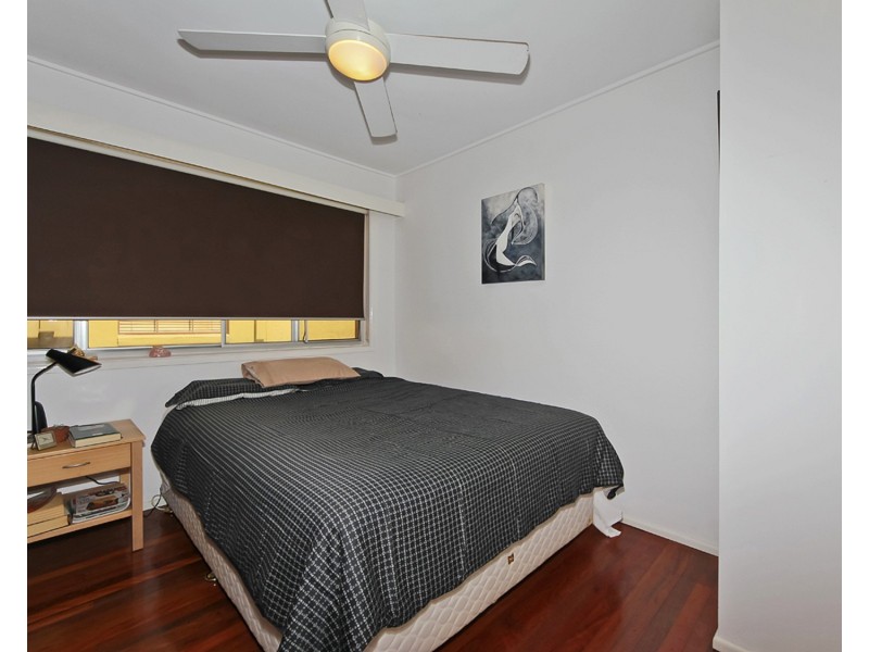 9 Yacht Street, Southport QLD 4215