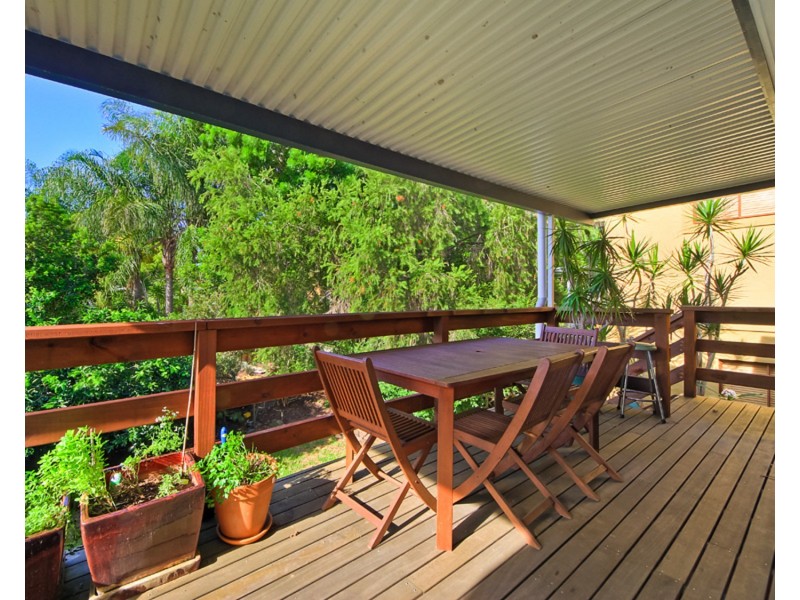 9 Yacht Street, Southport QLD 4215
