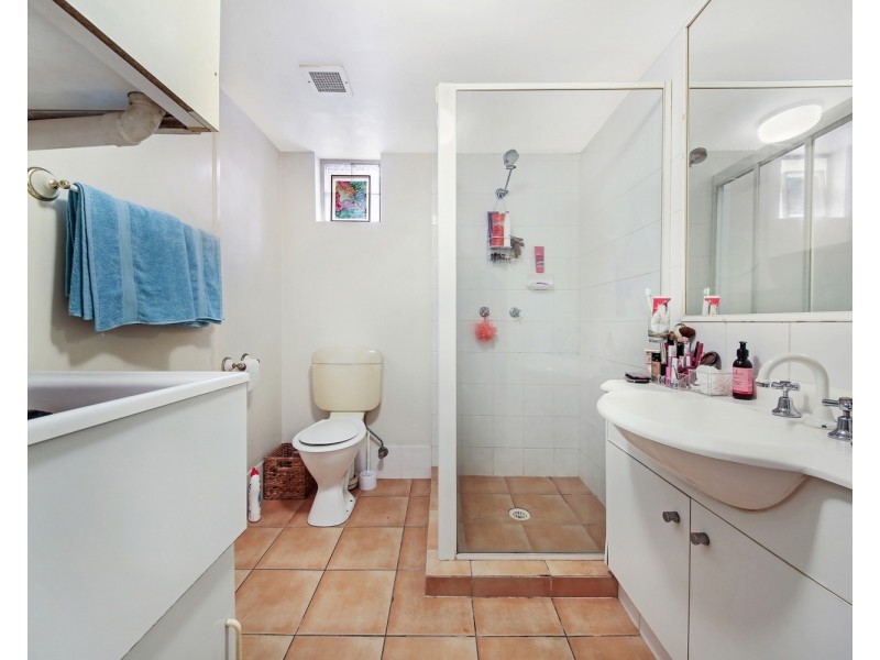 19/10 Purli Street, Chevron Island QLD 4217