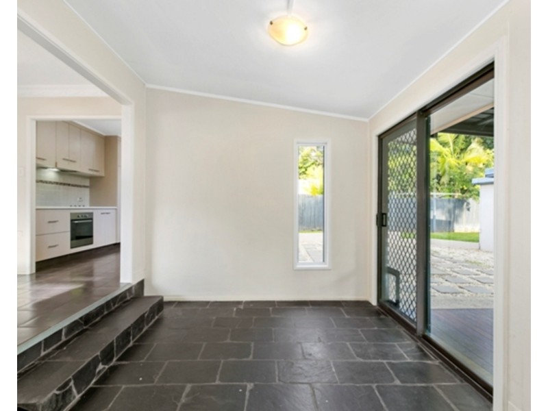 14 Elaine Street, Southport QLD 4215