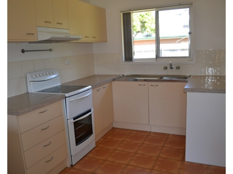 13 Chant Street, Broadbeach Waters QLD 4218