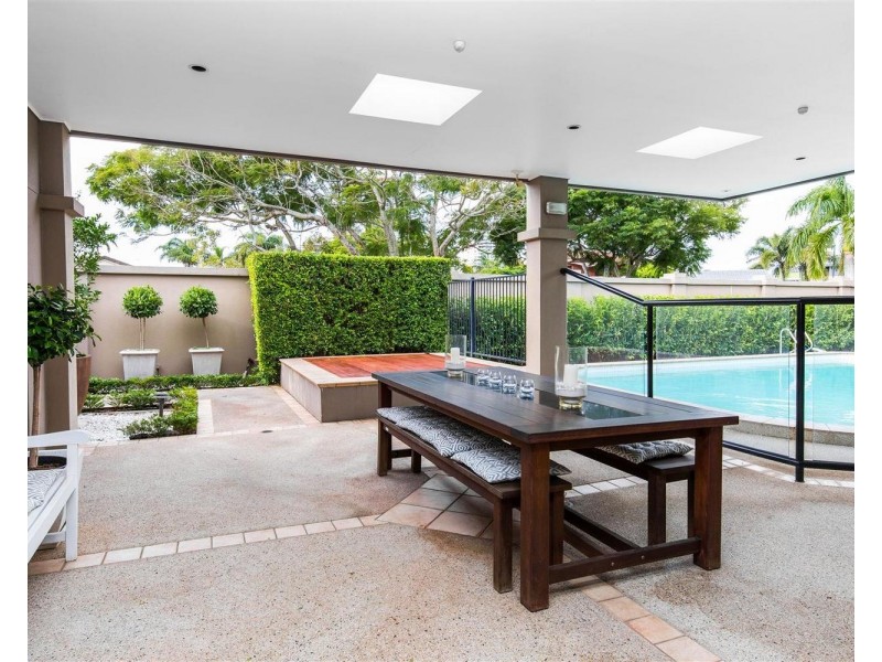 6 Wildash Street, Southport QLD 4215