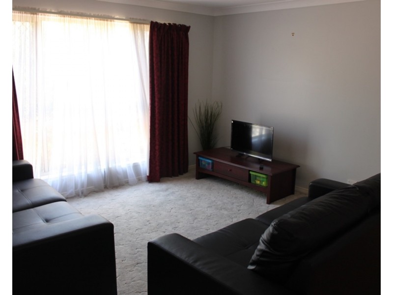 1 Chelmsford Place, Parkwood QLD 4214