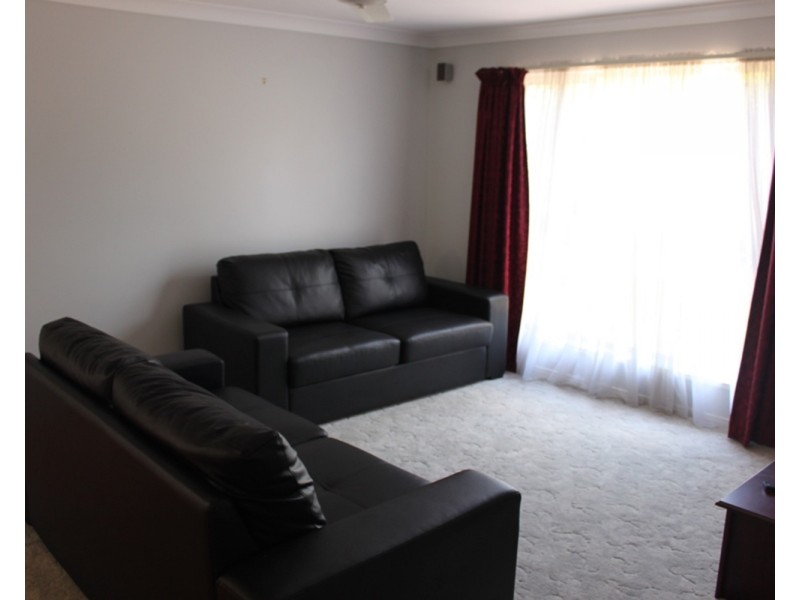 1 Chelmsford Place, Parkwood QLD 4214