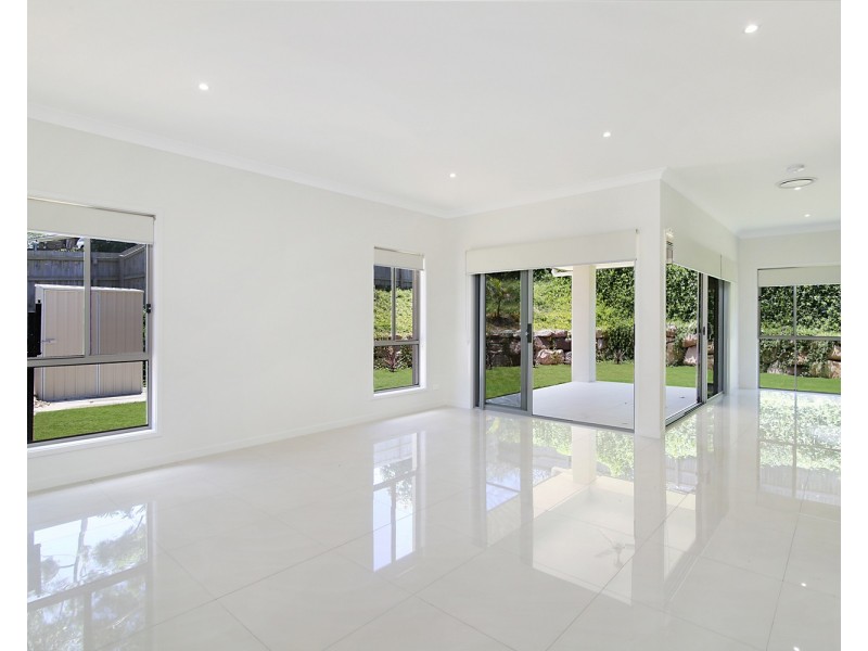 2/51 Macquarie Avenue, Molendinar QLD 4214