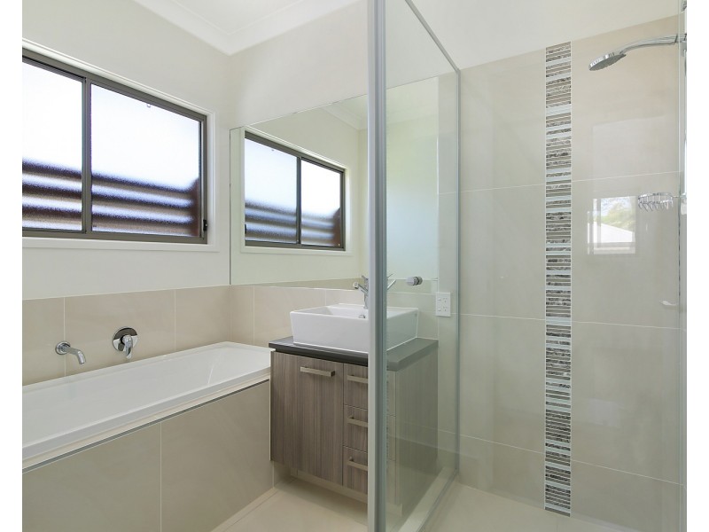 2/51 Macquarie Avenue, Molendinar QLD 4214