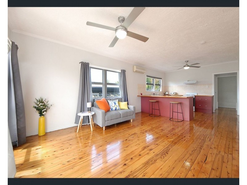 62 Musgrave Avenue, Southport QLD 4215