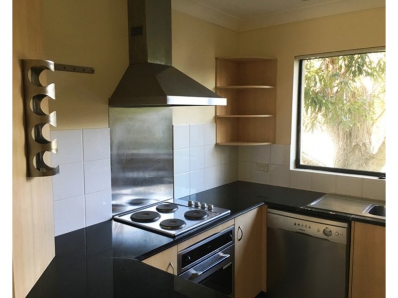 3/129 Muir Street, Labrador QLD 4215