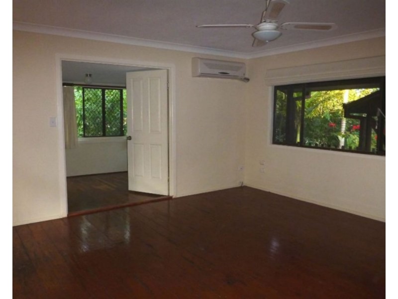 13 Jilpangi Crescent, Ashmore QLD 4214