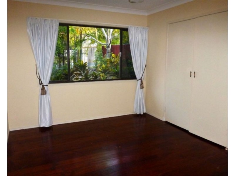13 Jilpangi Crescent, Ashmore QLD 4214